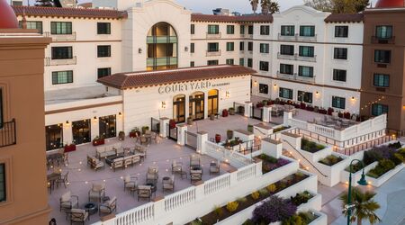 Courtyard by Marriott Santa Cruz Rehearsal Dinners Bridal