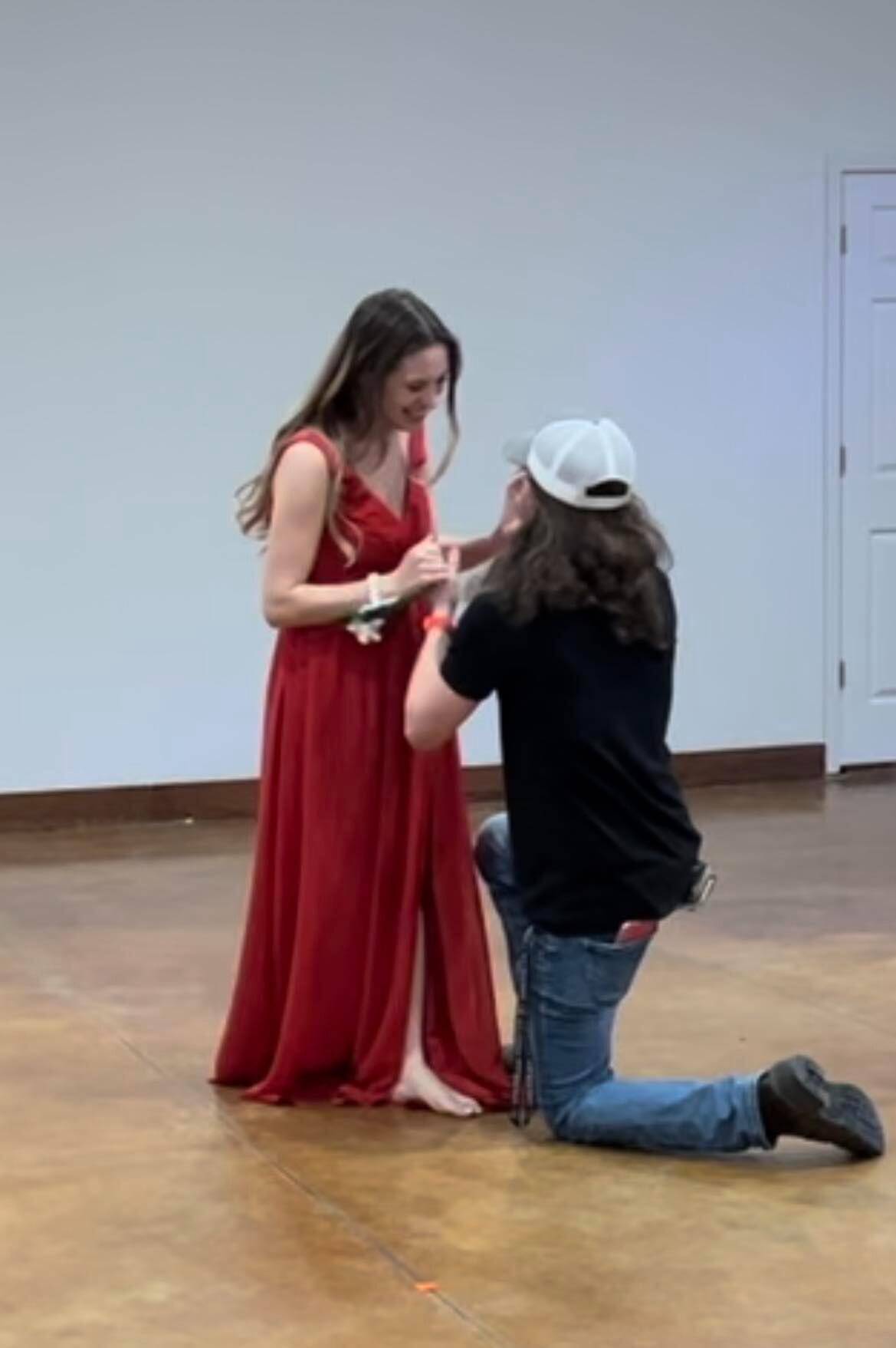 He finally proposed 💍 