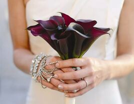 27 Lily Bouquets For Every Couple & Style