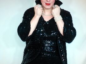Peter Mac as Judy Garland and 30 other Women - Impersonator - Salem, MA - Hero Gallery 3
