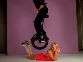 UniProShow: A World Champion Unicyclist - Circus Performer - Los Angeles, CA - Hero Gallery 4