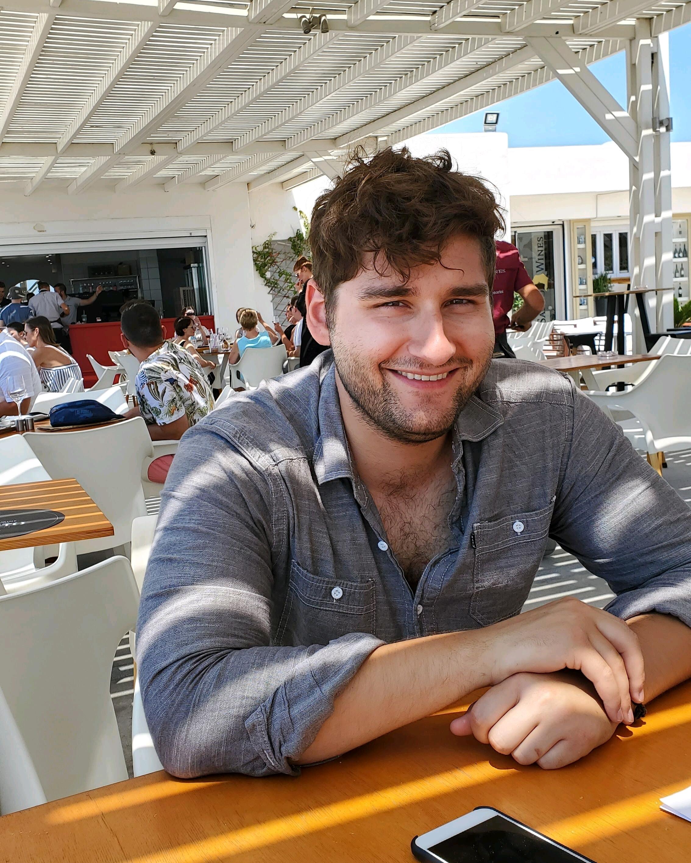 Bridget and Aaron spent Fourth of July 2019 the way the Founding Fathers intended: in a wine bar on Santorini.