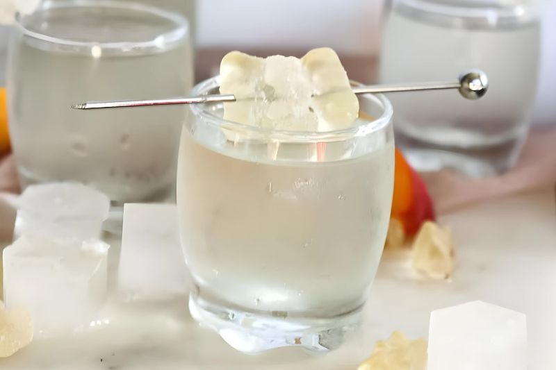 Winter wonderland theme party - white gummy bear cocktail