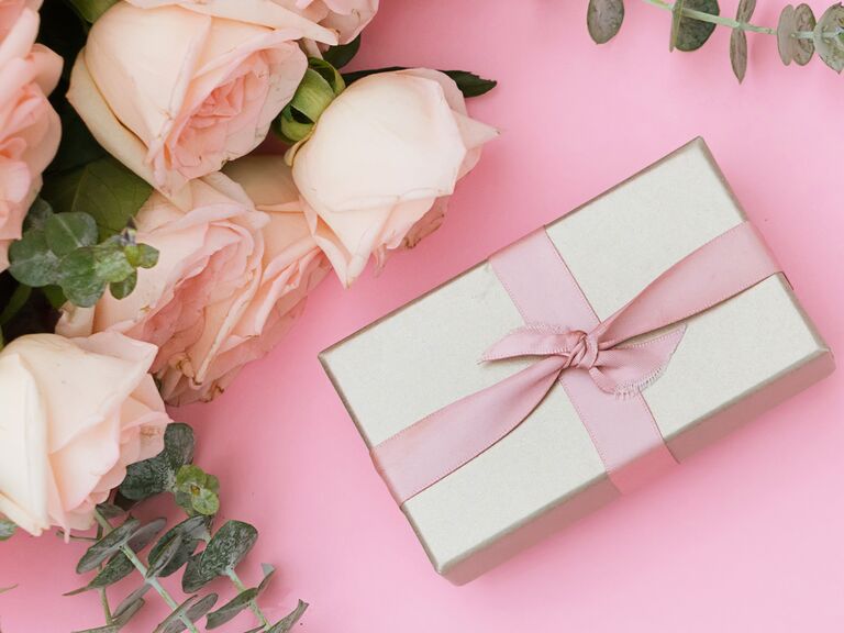 5 Tips For Proper Wedding Gift Etiquette The Knot