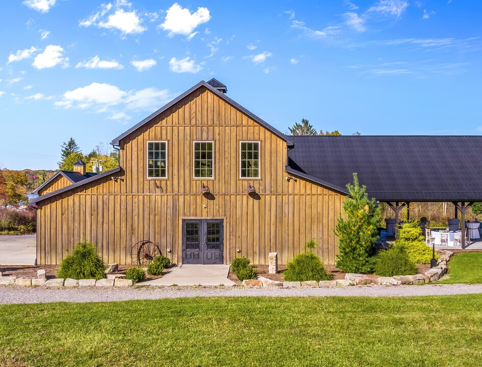 Amazing Grace Barn at Lakeside + Updated Prices - The Knot
