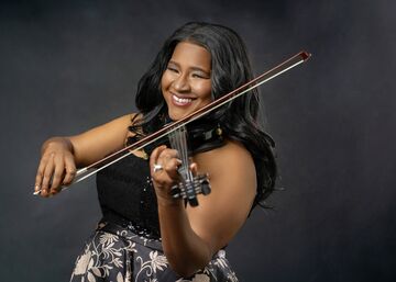 The Glamorous Violinist, a Violinist Entertainer - Violinist - Maryland Heights, MO - Hero Main