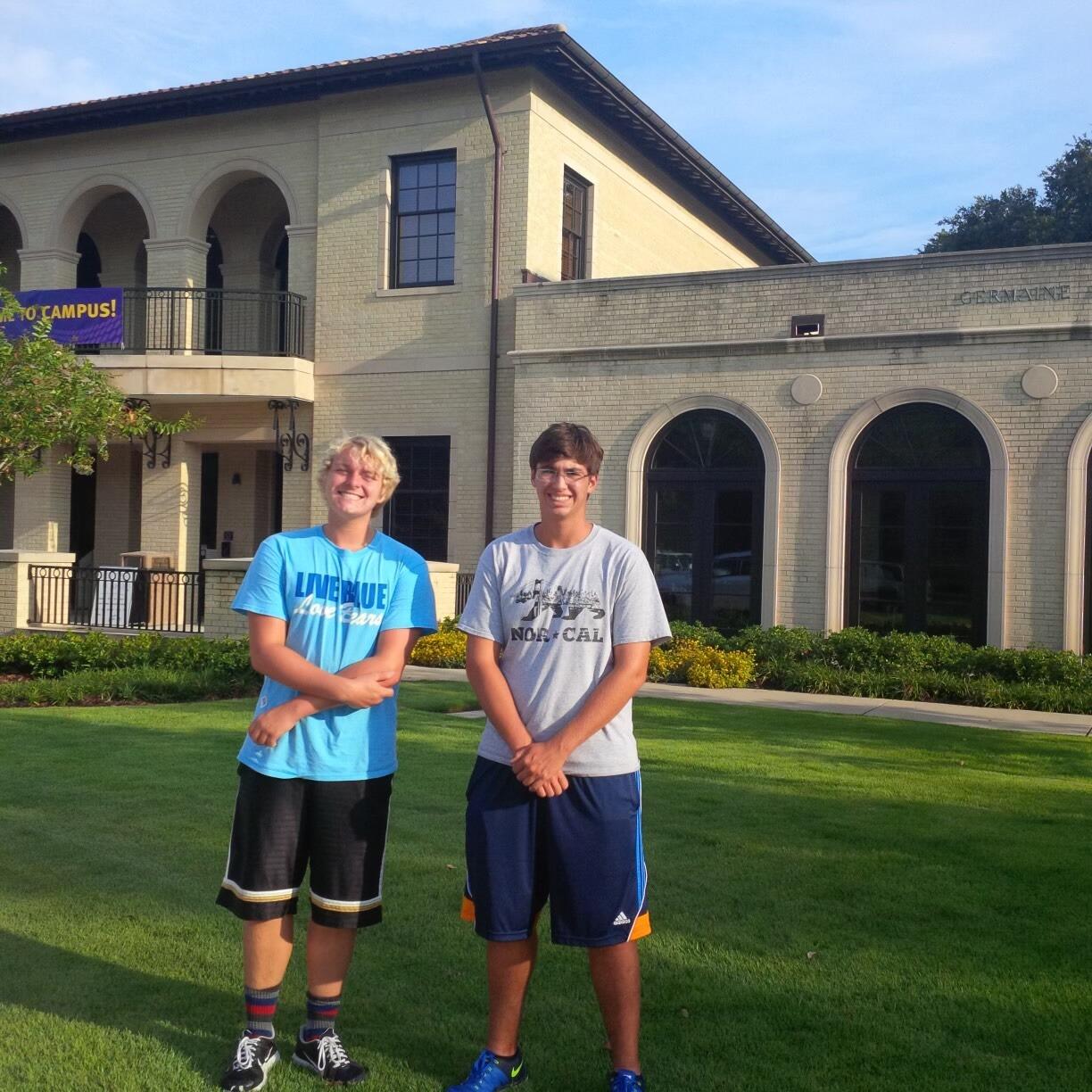 Austin moving into his dorm with Zach