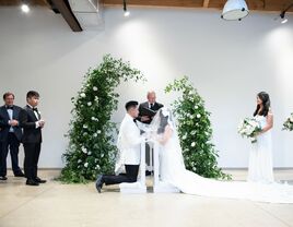 traditional Filipino veil and cord ritual