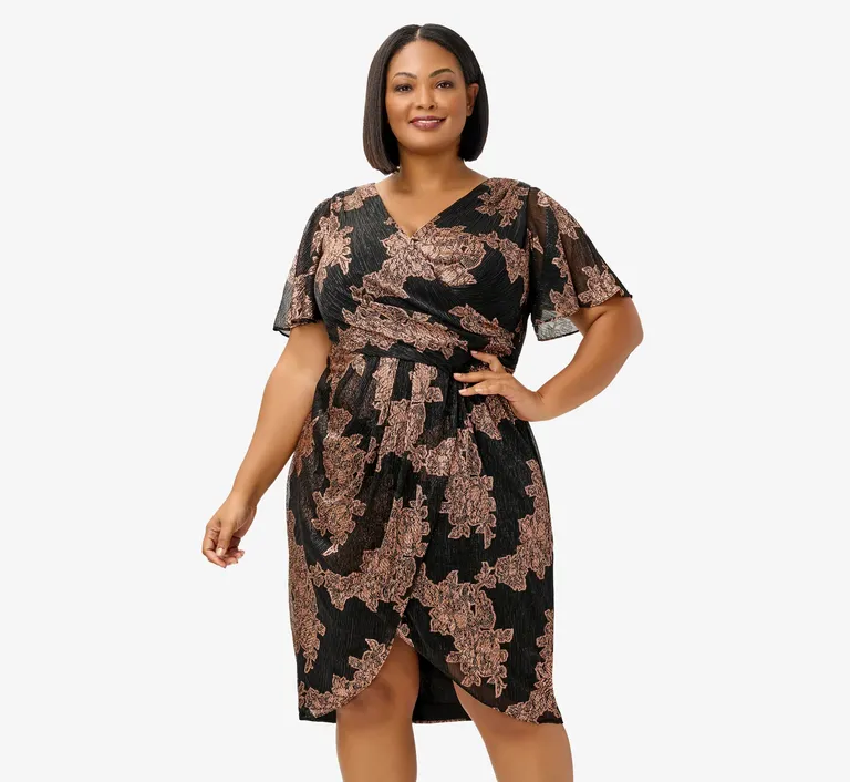 Wrap dress with short sleeves and floral pattern