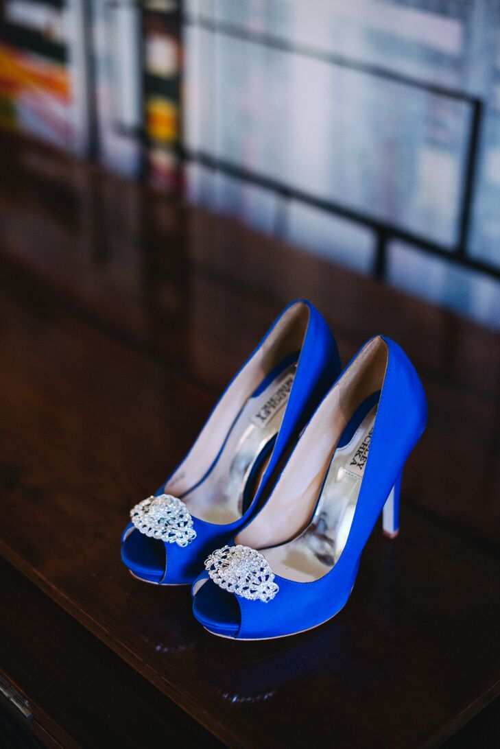 badgley mischka blue heels