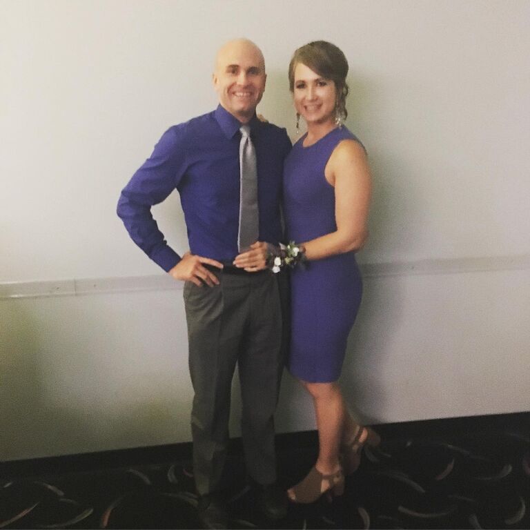 We tackled the "two weddings in one day and in different cities" dilemma (and included an outfit change!). The first wedding was the last family wedding of the year.