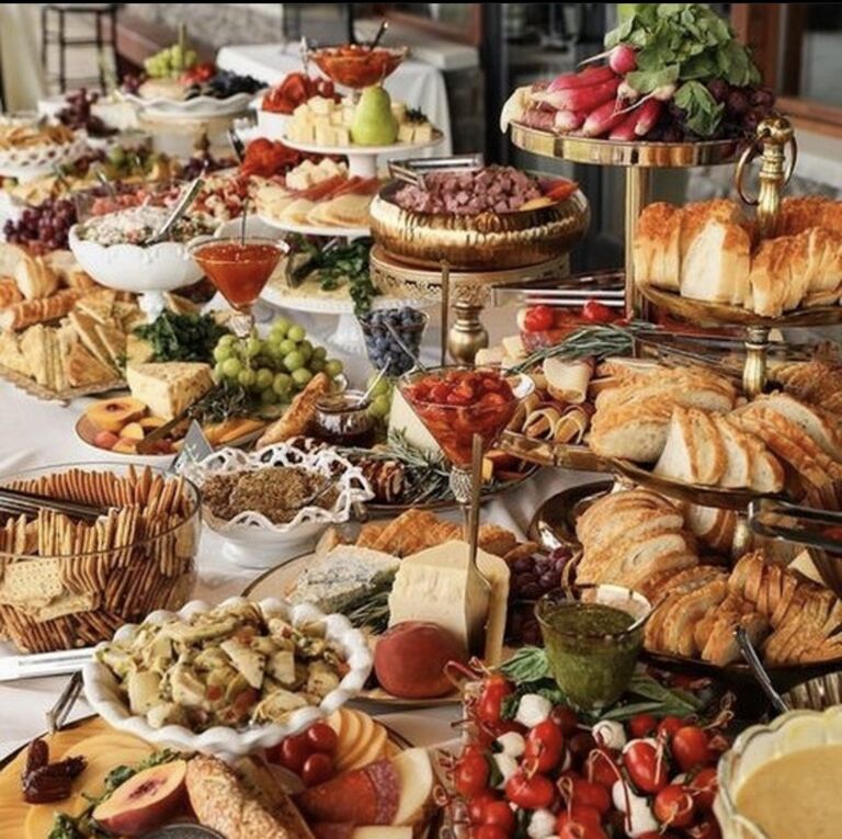 Cocktails & Hors d'oeuvres: Palmer Reserve, Historic Barn & Outdoor Gardens; 4:30 - 6pm