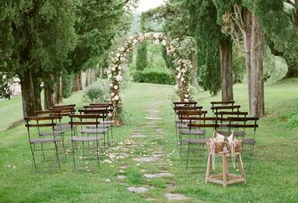 Intimate outdoor ceremony space