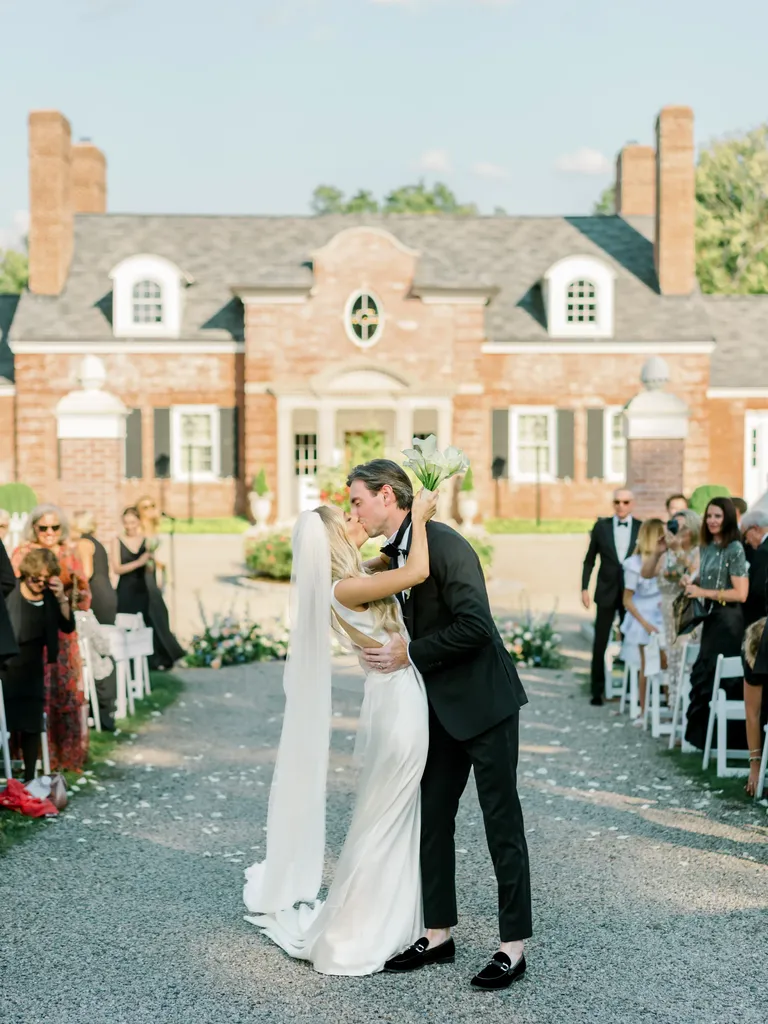 30 Bridgerton Wedding Ideas for a Dazzling Regency-Coded Event