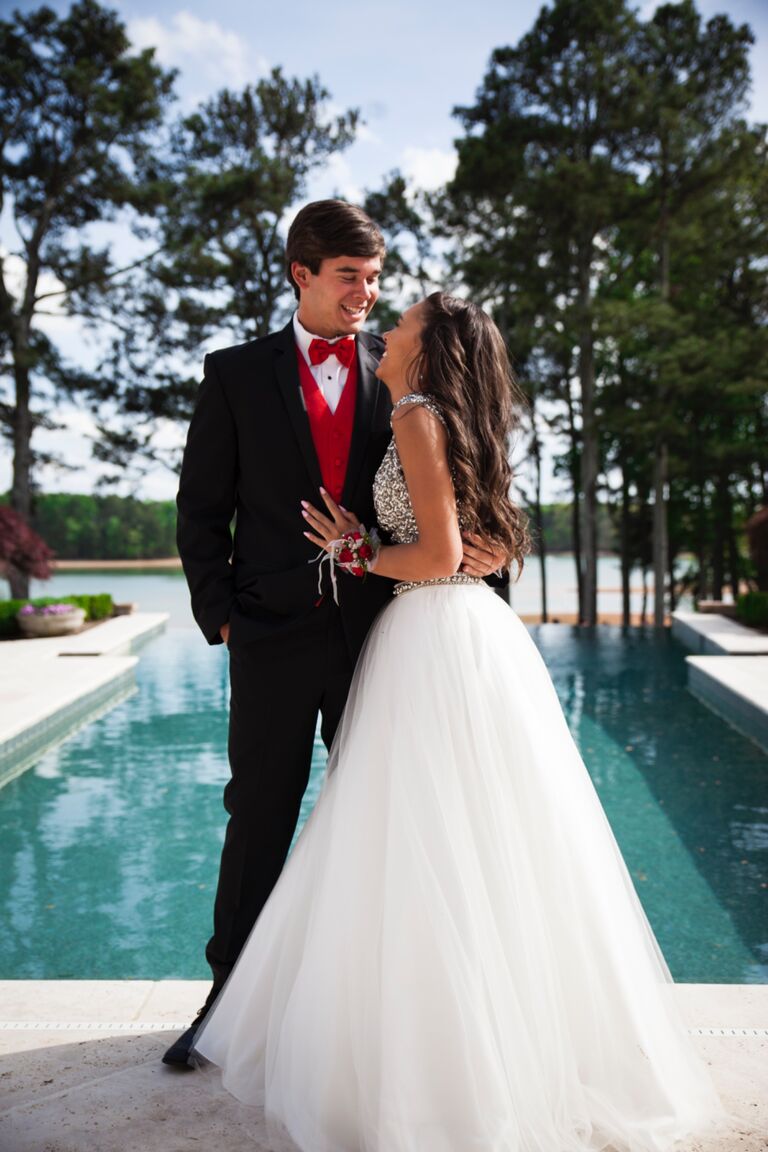 Jo & Luke at senior prom together. 