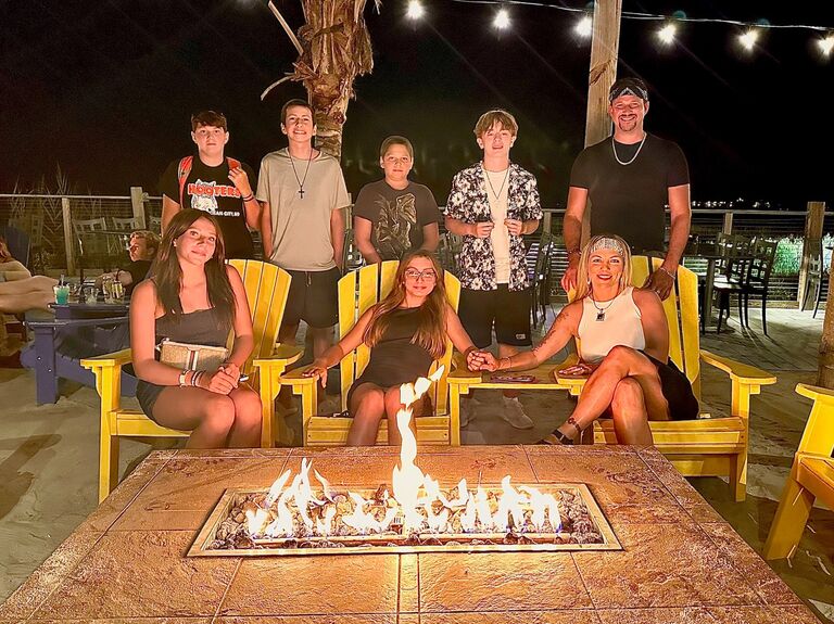 Emma's B-day and the finale of our vacation. What a beautiful family we have! And before anyone notices I'll just say it, yes that's Aidan's friend Kaiden, not Dylan, Dylan must have run to the bathroom... it's ok I can always photoshop him in!? 