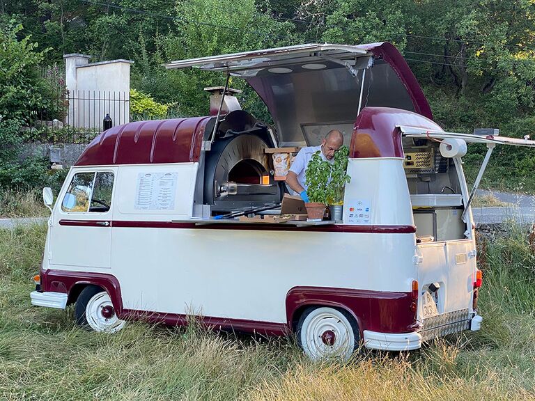 Welcome Dinner Pizza & Celebrating Michael's 40th Birthday!
Arrive from 7pm to enjoy wood fired oven pizza and to toast Michael's 40th birthday!!