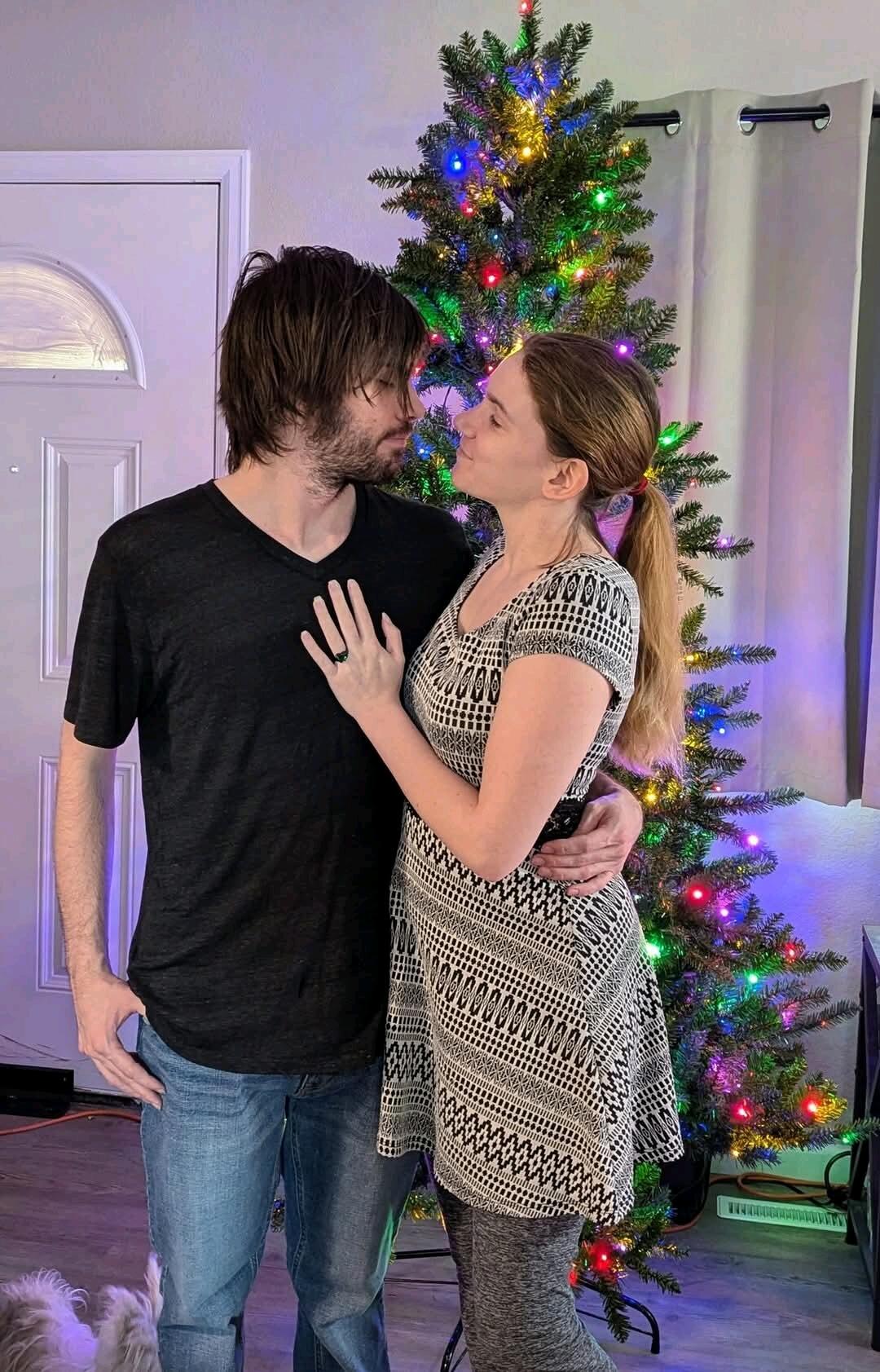 Christmas 2024 & Engagement photos!