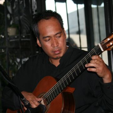 Vincent Reyes - Classical Guitarist - Los Angeles, CA - Hero Main