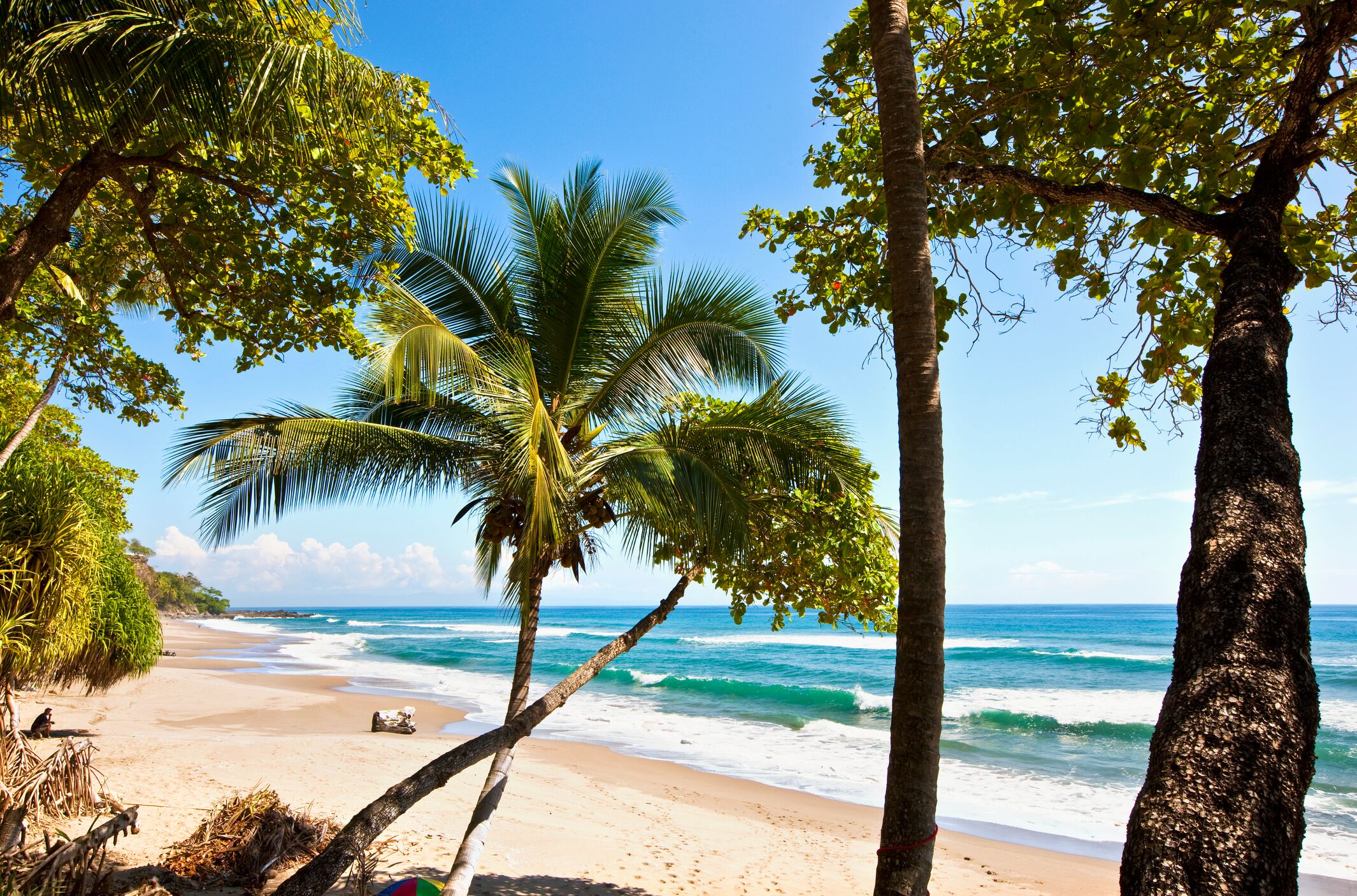 A sunny beach view of the Nicoya Peninsula in Tambor, Costa Rica