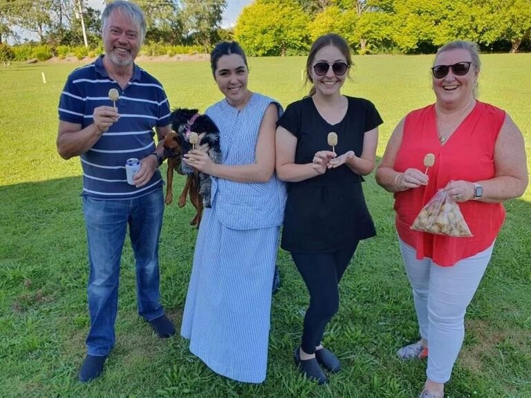 Christmas celebrations with Mayhew whanau.