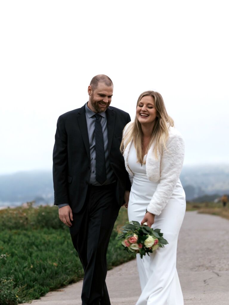 In a beautiful, intimate moment, Brent and Miriam eloped, beginning their marriage in a private, meaningful way that was true to who they are. ~| |~ In einem wunderschönen, intimen Moment gaben sich Brent und Miriam das Ja-Wort und begannen ihre Ehe auf eine private, bedeutungsvolle Weise.