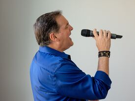 Jeff Dewbray Sings - One Man Band - Roselle, IL - Hero Gallery 3