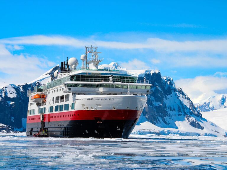 Honeymoon cruise in Antarctica