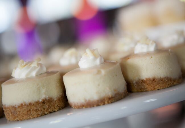 How To Serve Cheesecake At A Wedding| Kelly Brown Weddings | blog.TheKnot.com