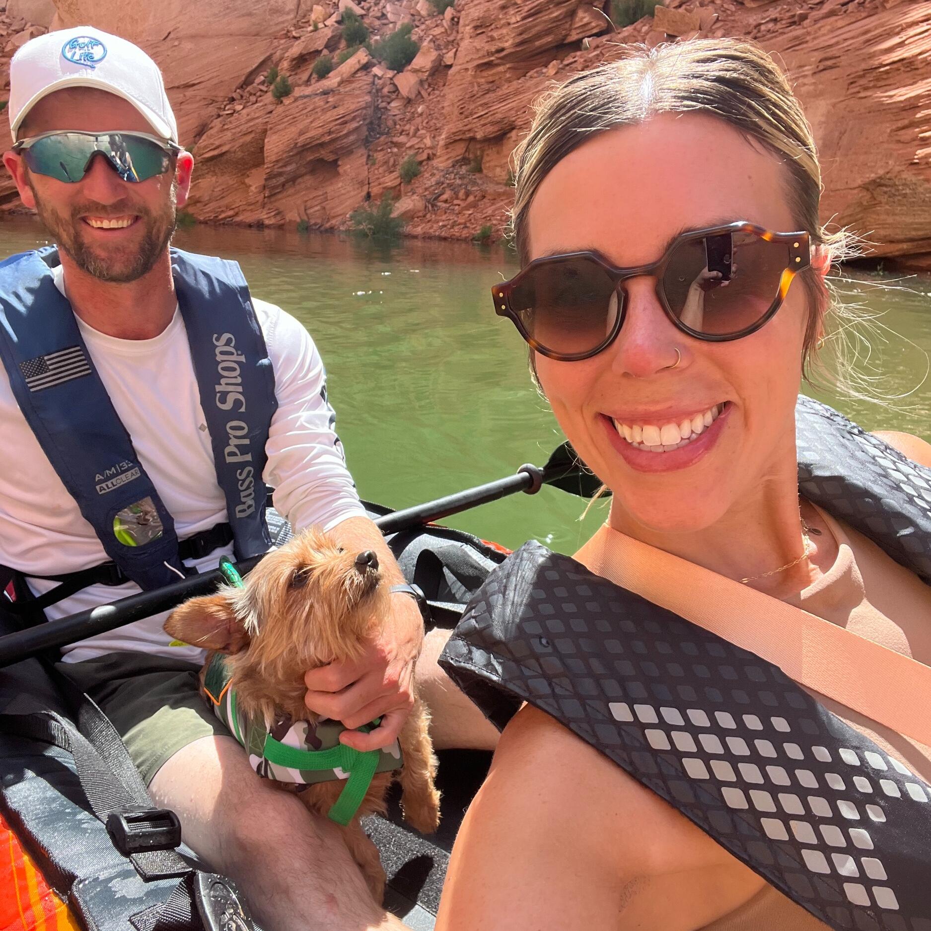The whole fam (Evan, Annette & the two dogs) took their first road-trip to northern Arizona, Monument Valley and kayaked Lake Powell to the slot canyons with the dogs! 