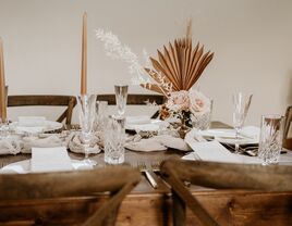 A gorgeous neutral wedding table setting.