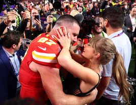 Taylor Swift and Travis Kelce at a Chiefs football game