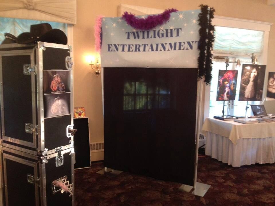 Twilight Entertainment | Photo Booths - The Knot