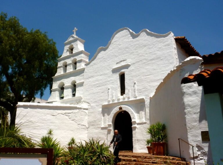 Ceremony begins at 2:00 at the Mission Basilica San Diego de Alcala.
Please arrive promptly and refrain from using phones during the mass and ceremony. 