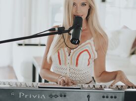 Joanna Holstein | Singer & Pianist - Singing Pianist - Fort Lauderdale, FL - Hero Gallery 1