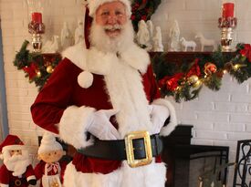 Papa HoHo - Santa Claus - Centreville, VA - Hero Gallery 4