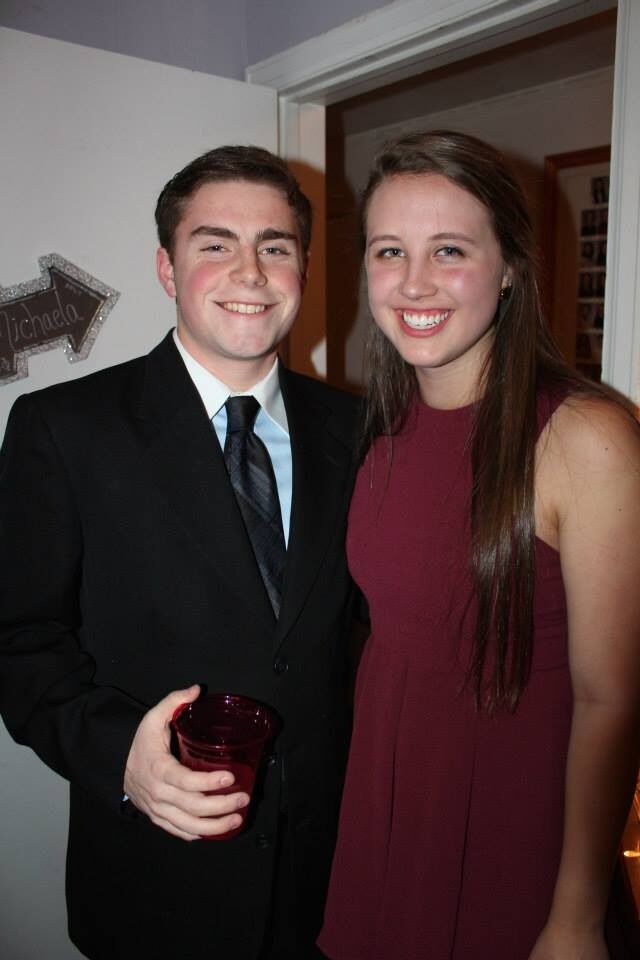 Steve's first date night at Pi Phi, Sam's sorority