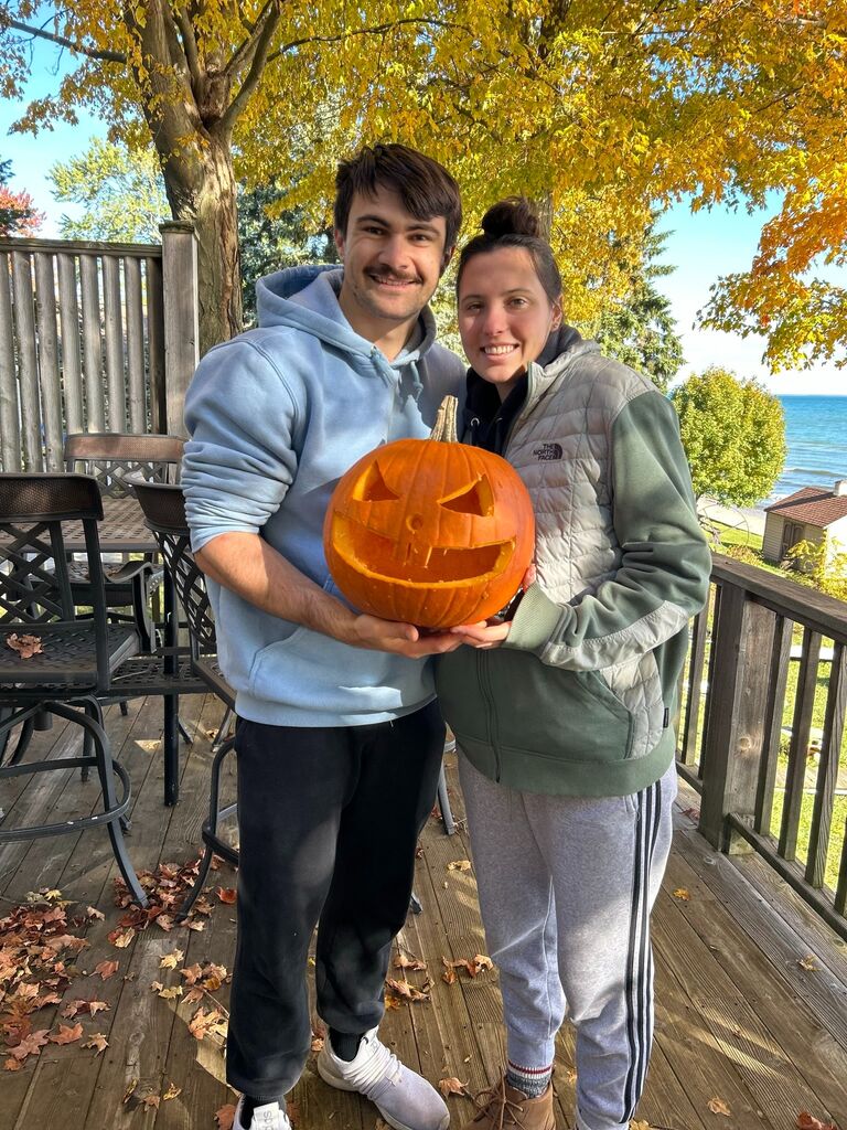 Friends weekend pumpkin carving