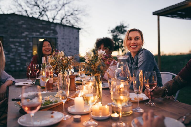 End of summer party ideas: outdoor dinner party