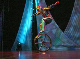 Cirque Vertigo - Circus Performer - Sarasota, FL - Hero Gallery 2