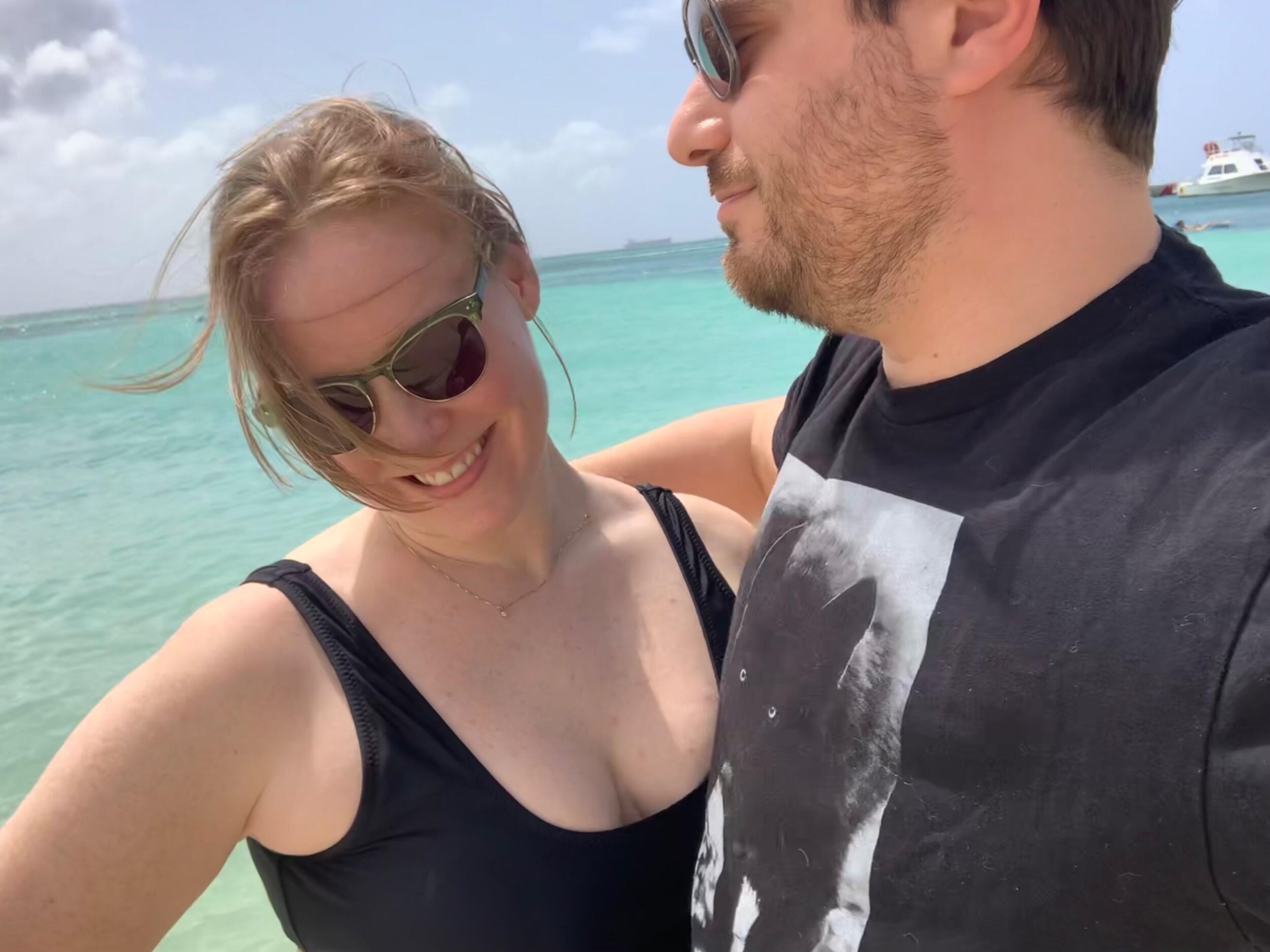 While living together through lockdown, lost jobs and pets, Ryan and Jennifer continued to love and support one another, growing their bond. In 2022, on the 5 year anniversary of their first kiss, they enjoyed an Aruban vacation.