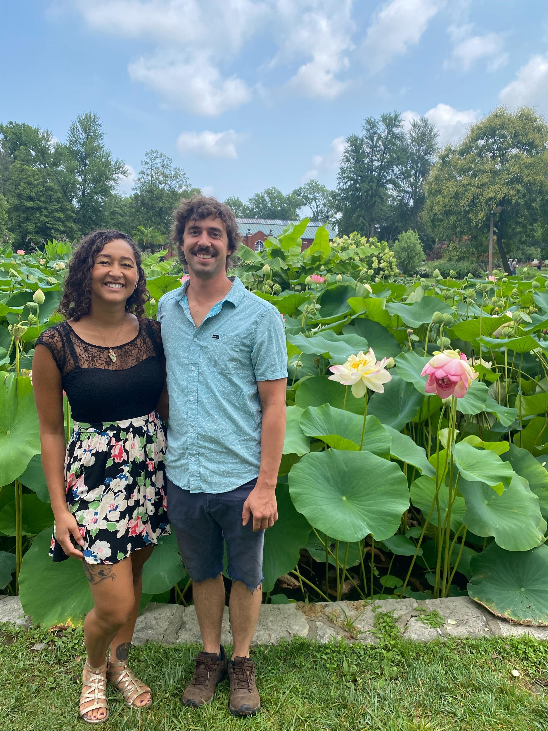Emily moves to St Louis with her sister Melissa. Derek begins regularly making the drive down to visit (a journey he quickly grows tired of despite eating some of the finest meals the city has to offer). 