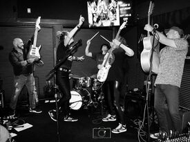 Macey Gard Band - Cover Band - Portland, OR - Hero Gallery 2