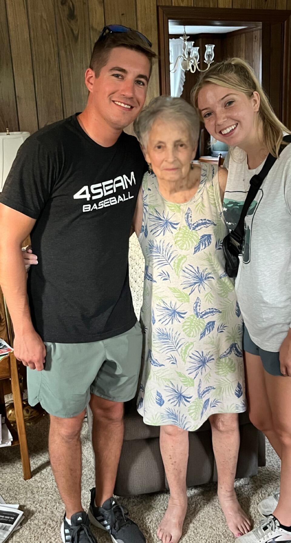 Peyton's first trip to Pennsylvania to meet Hannah's family