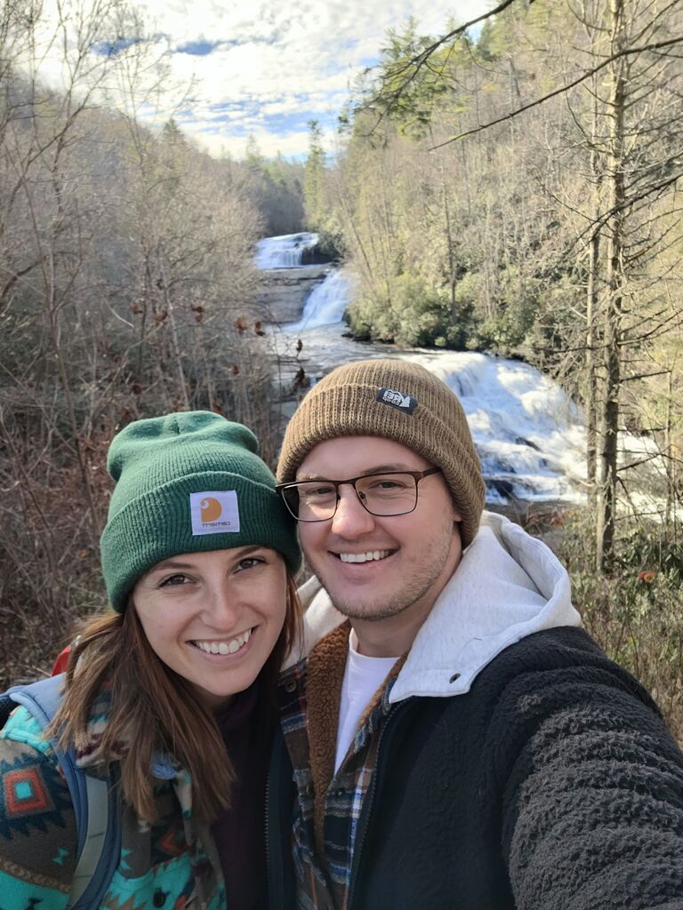 Carolyn and Tim visit Carolyn's family in North Carolina for Thanksgiving and take some time to chase waterfalls while there. 