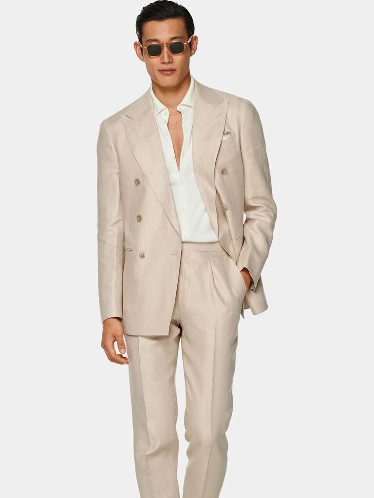 How to Nail Beach Wedding Groom Attire