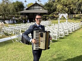 Accordionist - Accordion Player - Glendale, CA - Hero Gallery 1