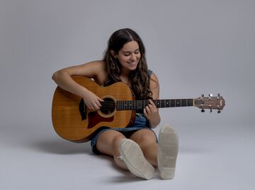 Hera Lynn - Singer Guitarist - Los Angeles, CA - Hero Main