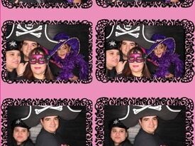 Rock the pod photo booth - Photo Booth - Dallas, TX - Hero Gallery 4