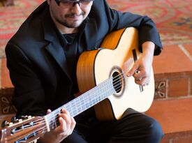 Aaron Copenhaguen - Latin Guitarist - Burbank, CA - Hero Gallery 1